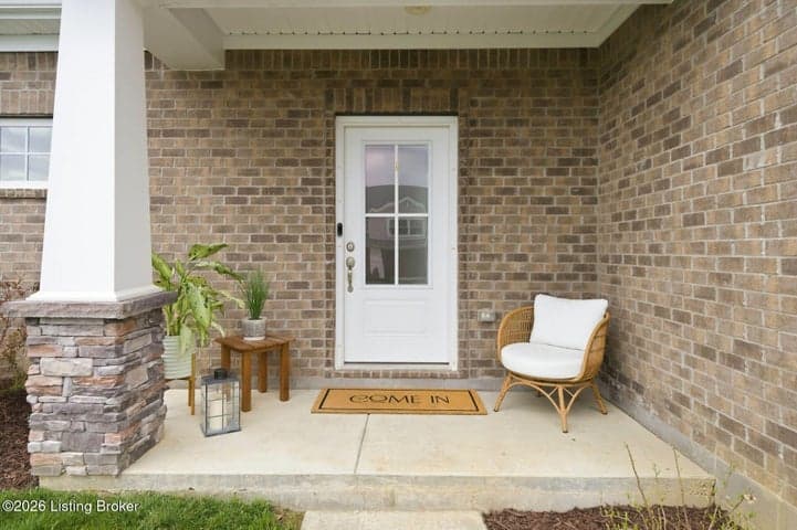 9202 Fox Chase Rd, Louisville - photo 3 of 52