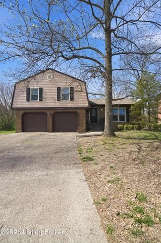 10509 Larkhall Ct, Louisville - photo 2 of 57
