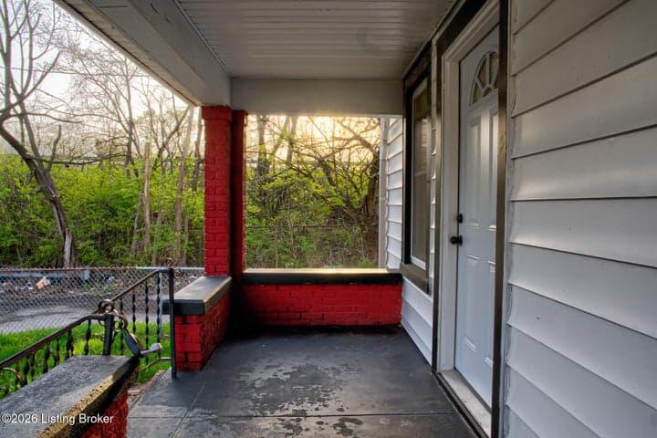 3226 Jefferson St, Louisville - photo 5 of 32