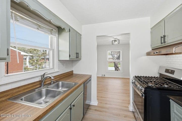 2608 Woodsdale Ave, Louisville - photo 3 of 45