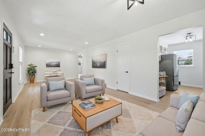 2608 Woodsdale Ave, Louisville - photo 4 of 45