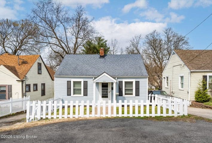 911 McKinley Ave, Louisville - photo 2 of 30