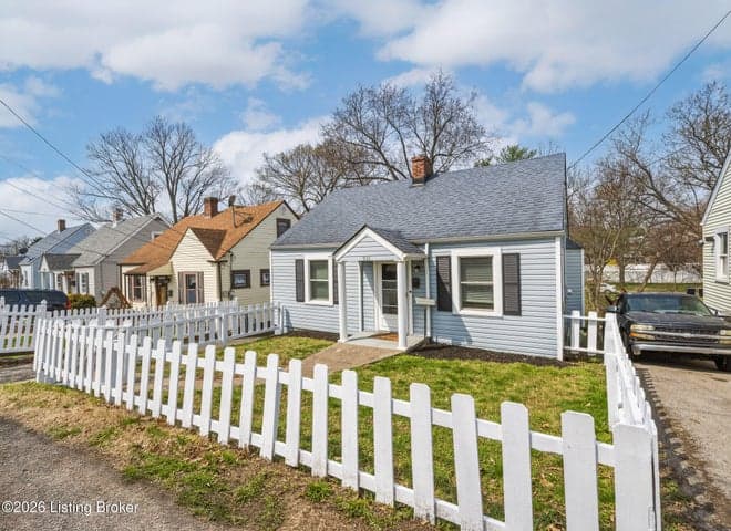 911 McKinley Ave, Louisville - photo 3 of 30