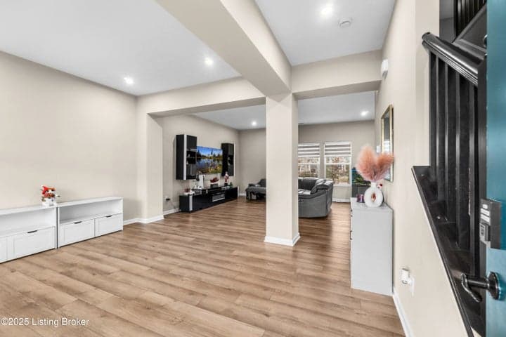 116 Strawberry Fld Dr, Mt Washington - photo 4 of 34