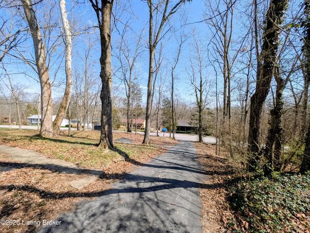 5412 Pearce Way, Crestwood - photo 4 of 37