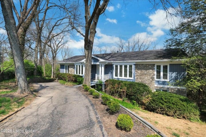 5403 Wending Ct, Louisville - photo 2 of 56