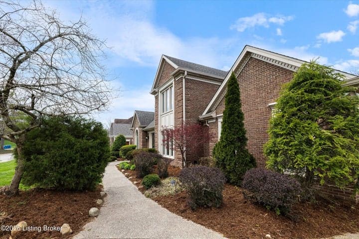 903 Lake Forest Pkwy, Louisville - photo 3 of 93