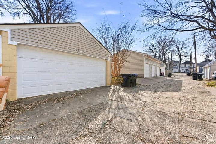 2019 Bonnycastle Ave, Louisville - photo 3 of 75