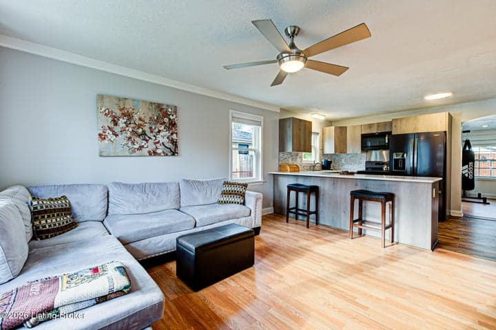 8714 Blue Lick Rd, Louisville - photo 2 of 32