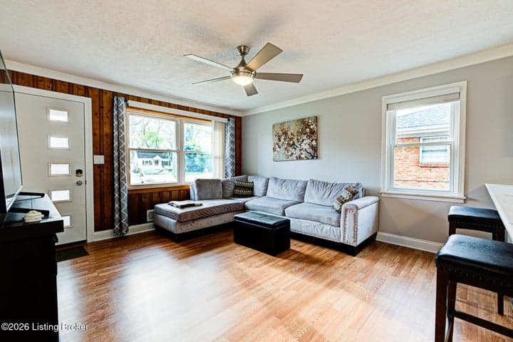 8714 Blue Lick Rd, Louisville - photo 3 of 32