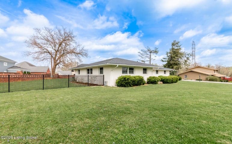 4315 Foeburn Ln, Louisville - photo 3 of 54