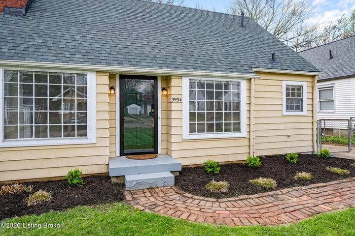 3934 Kennison Ave, Louisville - photo 3 of 32