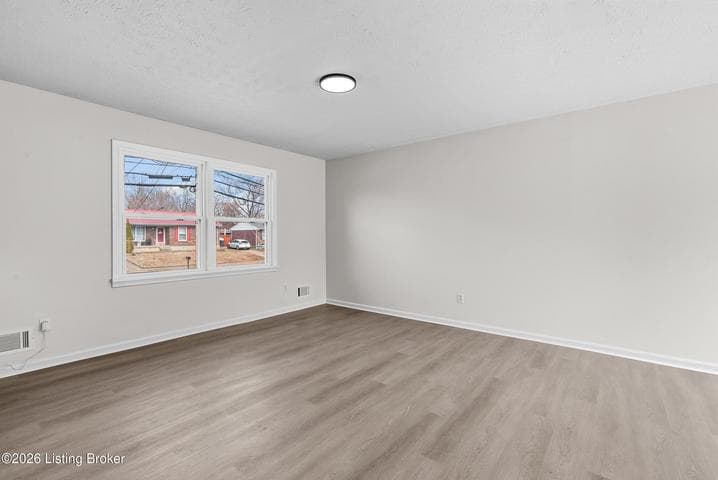 5708 Midnight Ln, Louisville - photo 4 of 31