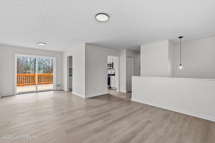 5708 Midnight Ln, Louisville - photo 5 of 31