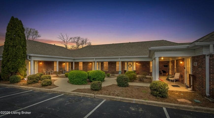 8204 Delta Cir, Louisville