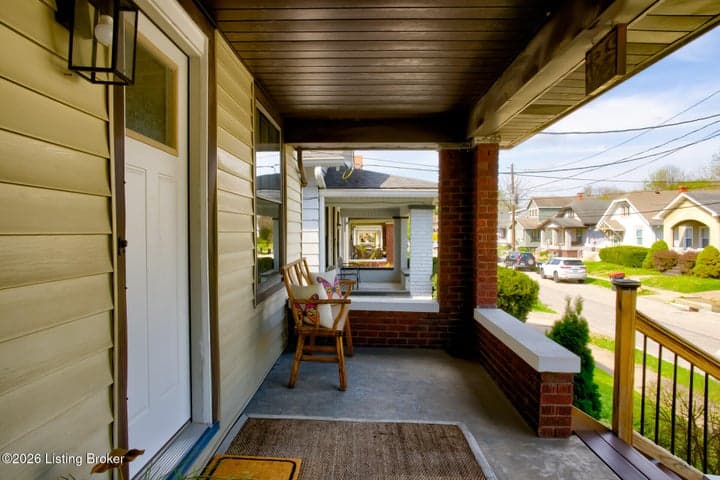 728 Barbee Way, Louisville - photo 2 of 33