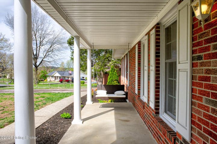 210 Alexander Dr, Elizabethtown - photo 2 of 39