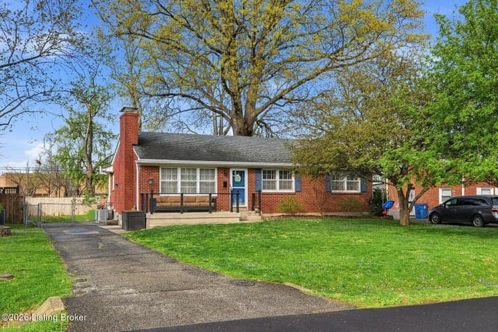 3716 Youngwood Rd, Louisville - photo 2 of 58