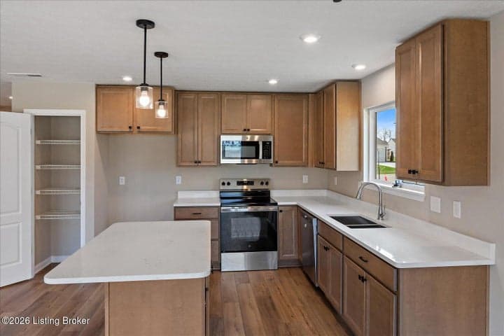 563 Mud Hen Dr, Shepherdsville - photo 4 of 27