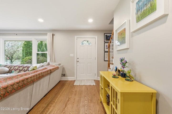 611 Rudy Ln, Louisville - photo 2 of 48