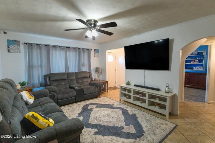 7209 Watson Ln, Louisville - photo 4 of 53