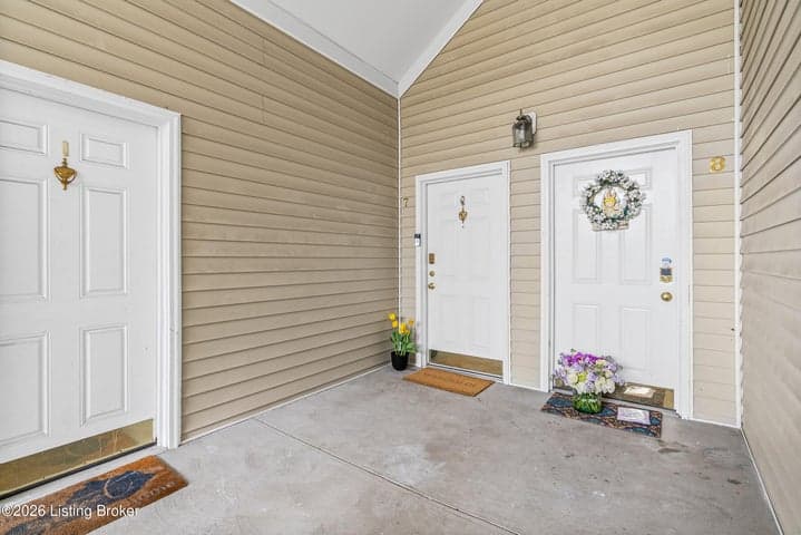 1110 Westlynne Pl, Louisville - photo 2 of 59