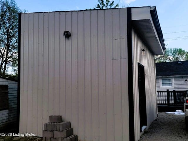 1625 Berry Blvd, Louisville - photo 3 of 12