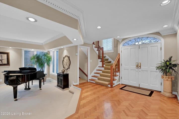 6814 Stone Hill Rd, Louisville - photo 2 of 84