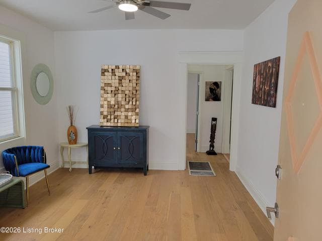 2150 Lee St, Louisville - photo 2 of 27