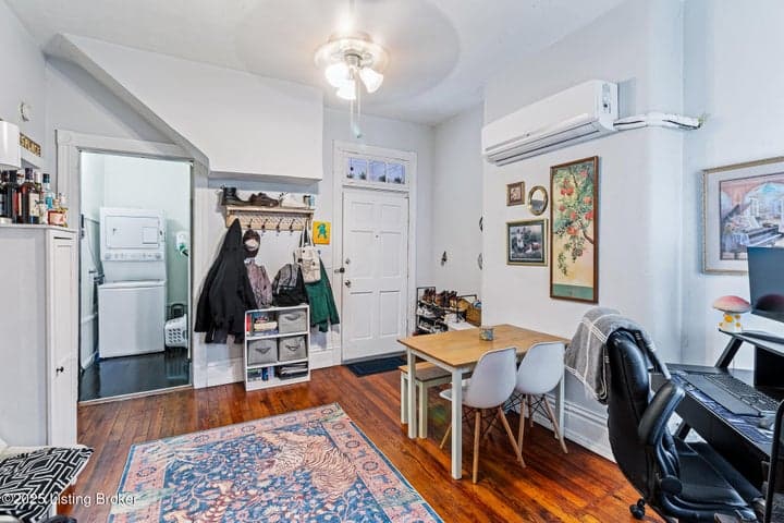 704 Oak St, Louisville - photo 2 of 24