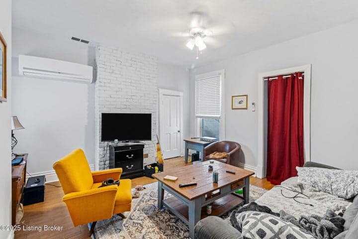 704 Oak St, Louisville - photo 3 of 24