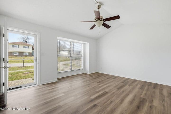 4319 Chenwood Ln, Louisville - photo 5 of 35