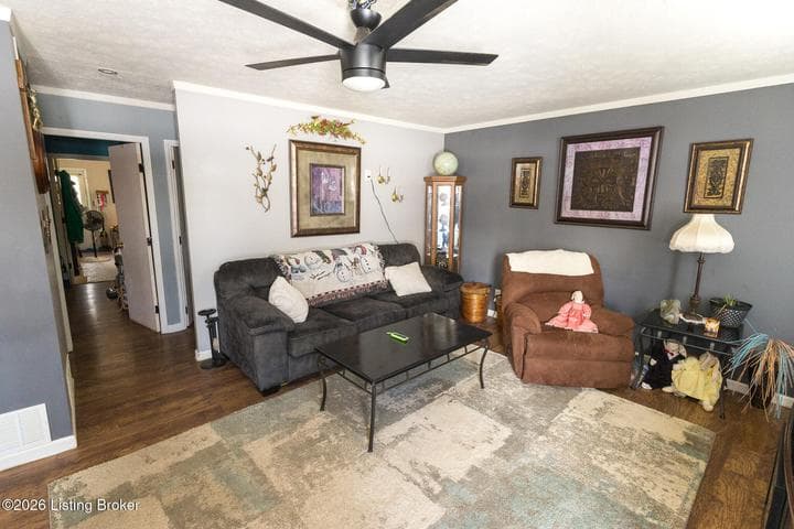 10008 Donau Ln, Louisville - photo 5 of 29