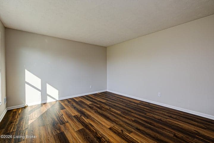 10907 Blackwood Rd, Louisville - photo 3 of 42