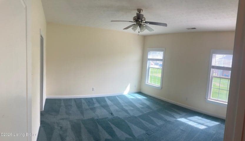 6010 Wooded Creek Dr, Louisville - photo 5 of 34