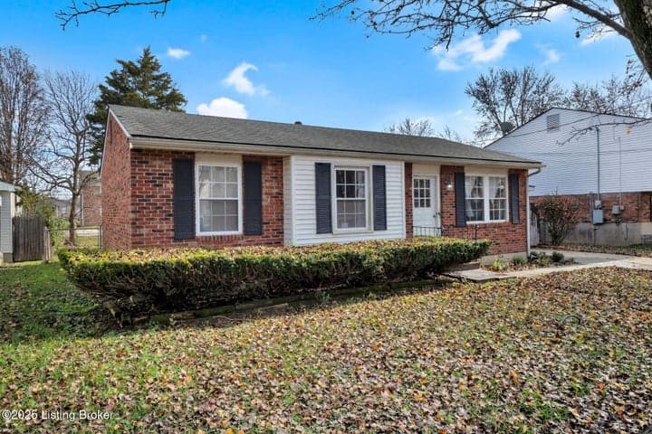 5011 Fairwood Ln, Louisville - photo 2 of 44