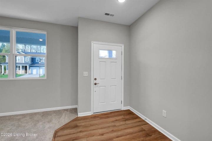 8513 Lysander Dr, Louisville - photo 5 of 40