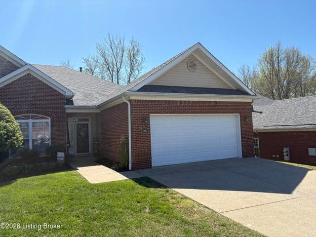 7407 Autumn Trace Dr, Louisville - photo 2 of 35