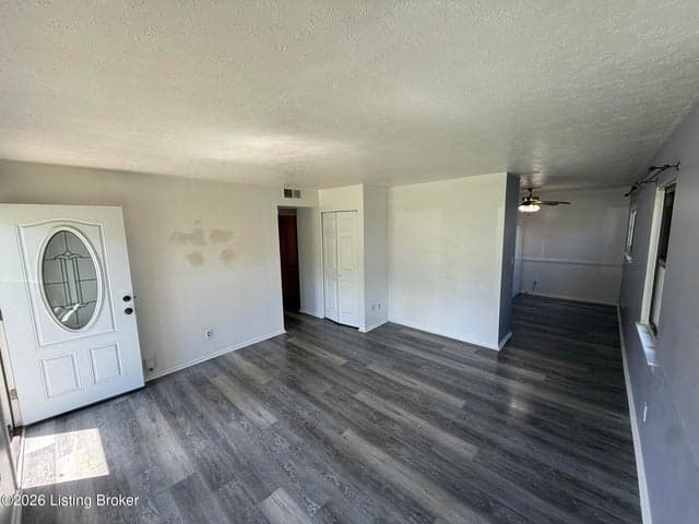 5016 Invicta Dr, Louisville - photo 3 of 23