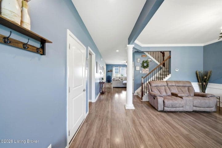 8908 Talon Ridge Dr, Louisville - photo 5 of 54