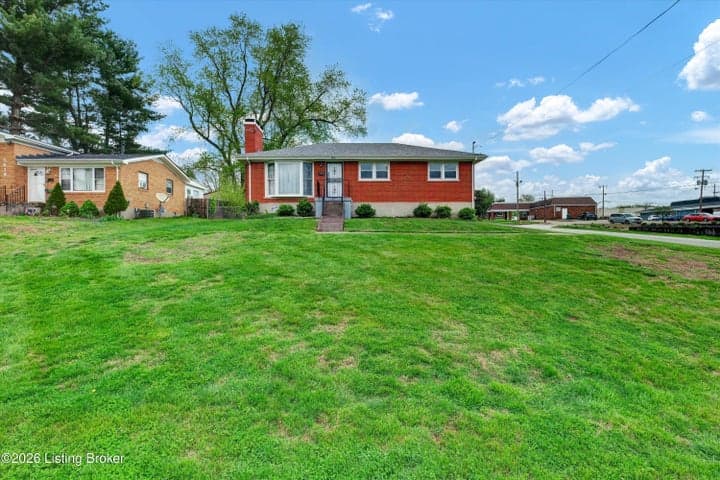 5421 Layne Rd, Louisville - photo 2 of 43