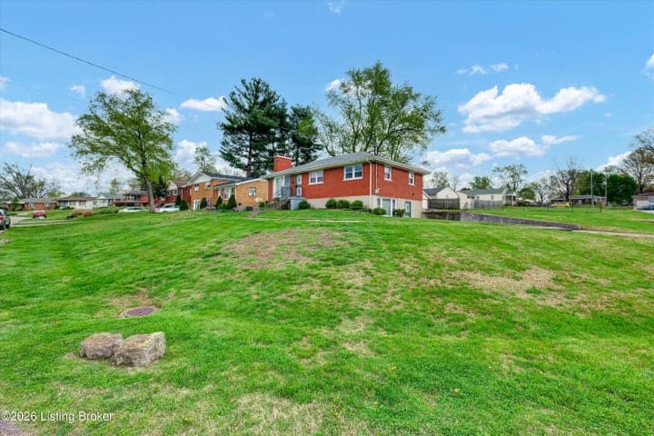 5421 Layne Rd, Louisville - photo 5 of 43