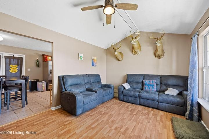 248 Pagoda Ct, Shepherdsville - photo 4 of 27