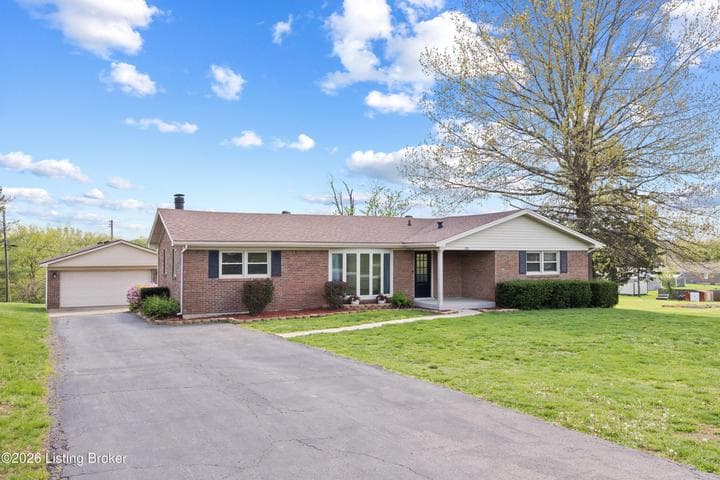 201 Salt River Dr, Shepherdsville - photo 2 of 38