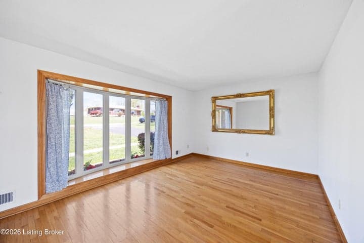 201 Salt River Dr, Shepherdsville - photo 4 of 38