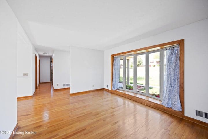 201 Salt River Dr, Shepherdsville - photo 5 of 38