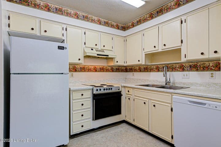 1935 Gardiner Ln, Louisville - photo 5 of 16