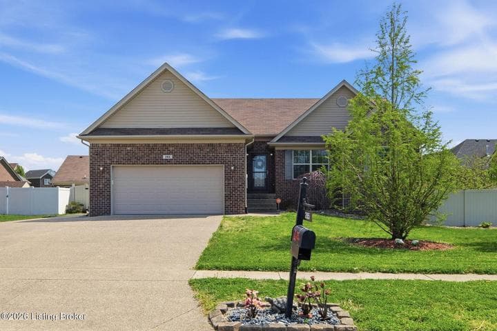 285 Cottonwood Dr, Shepherdsville - photo 3 of 41