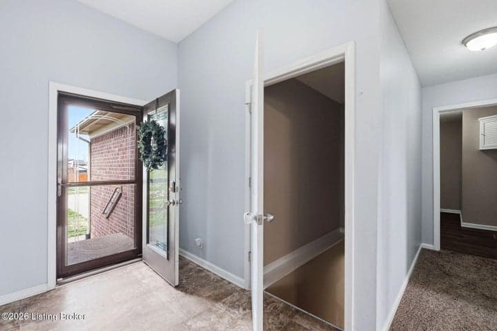 285 Cottonwood Dr, Shepherdsville - photo 4 of 41