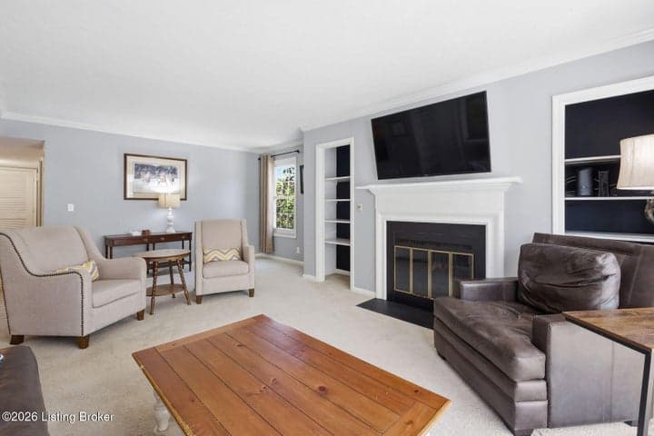 410 Mockingbird Valley Rd, Louisville - photo 4 of 17